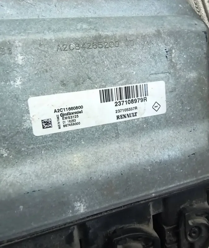 Komputer Sterownik Silnika 237108979R Dacia Logan van 1.2 benzyna 2016 r - zdjecie glowne