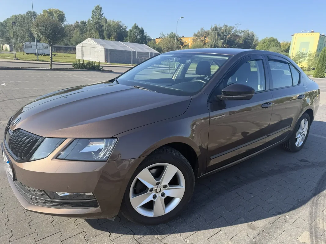 Skoda OCTAVIA -salonowa - zdjecie glowne