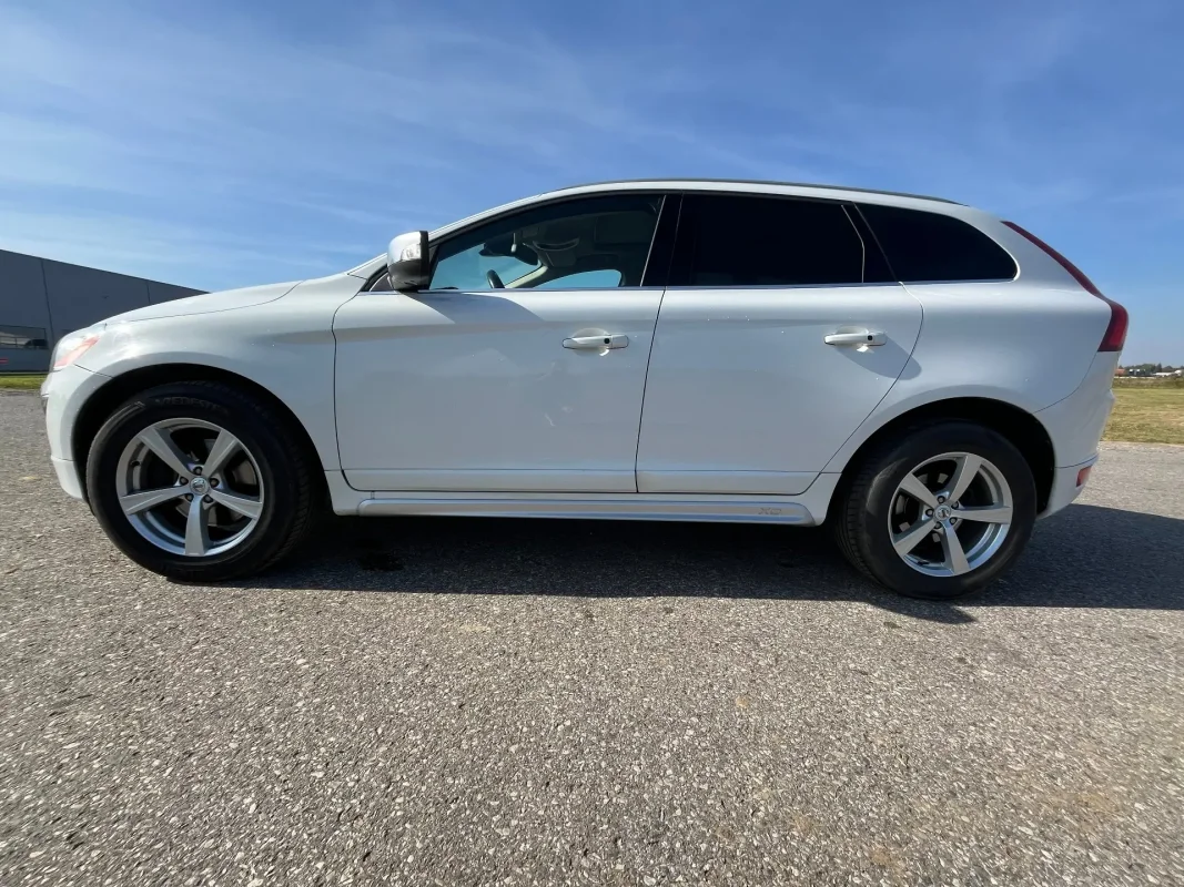 Volvo Xc 60 I 2.4 D5 215 KM AWD R Design Automat Panorama Hak 2x kola - zdjecie glowne