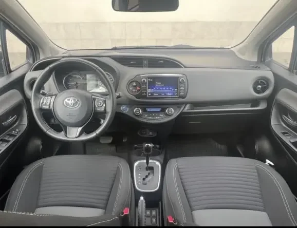 Toyota Yaris III Hybrid 2017, 100 tys. km - zdjęcie 5