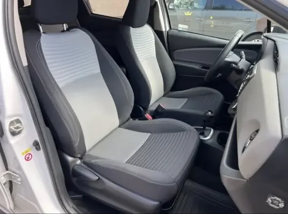Toyota Yaris III Hybrid 2017, 100 tys. km - zdjęcie 4