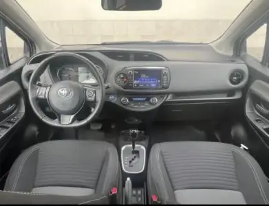 Toyota Yaris III Hybrid 2017, 100 tys. km - miniatura 5