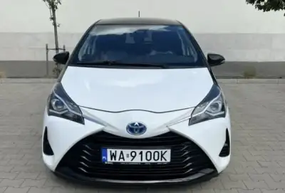 Toyota Yaris III Hybrid 2017, 100 tys. km - miniatura 3