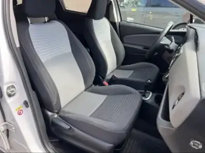 Toyota Yaris III Hybrid 2017, 100 tys. km - miniatura 4